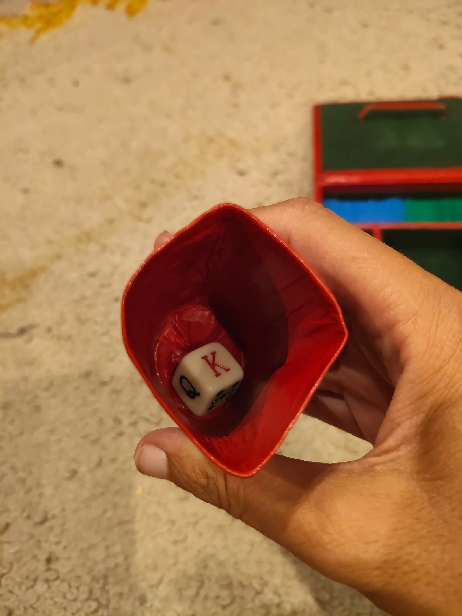 De HuntsMan-Rode lederen doos poker, domino, 2 gestandaardiseerde kaartenpakken, fiches in 4 kleuren en opvouwbare rode lederen beker – photo 6